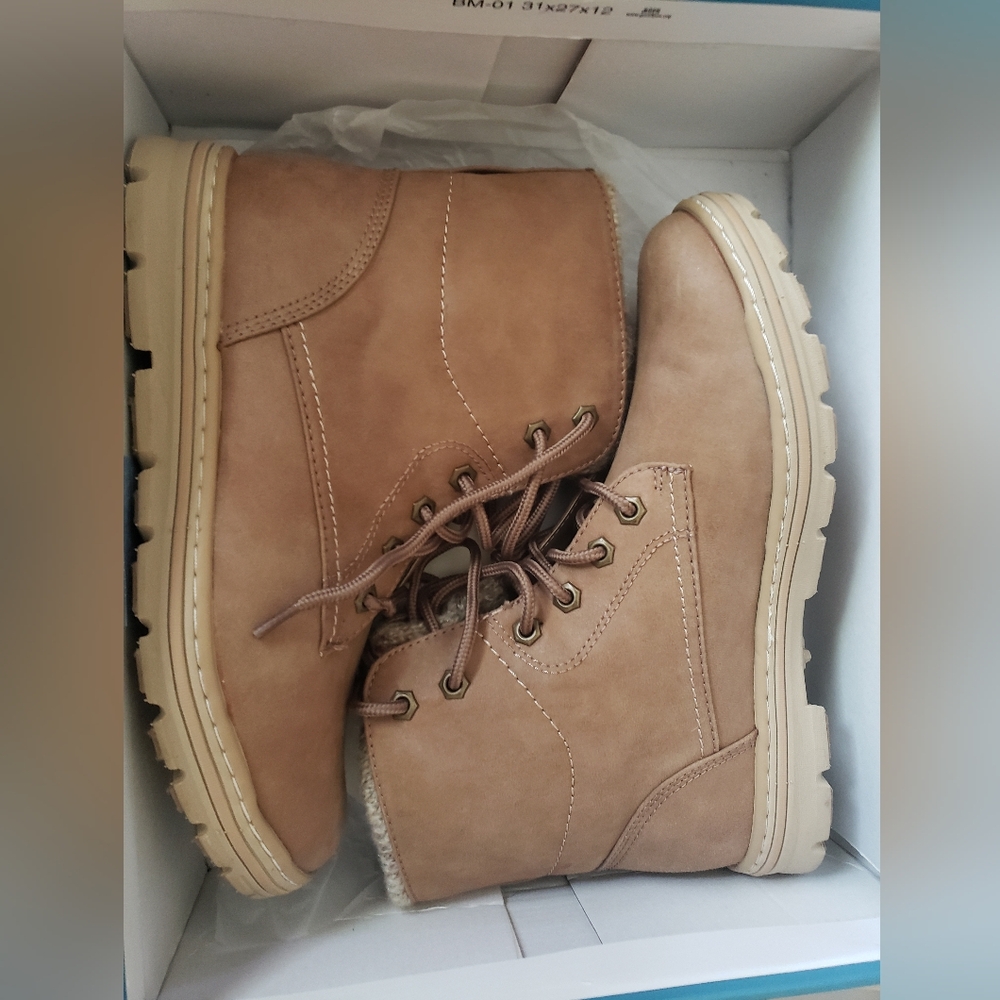 Cliffs 7.5 Ankle Boots